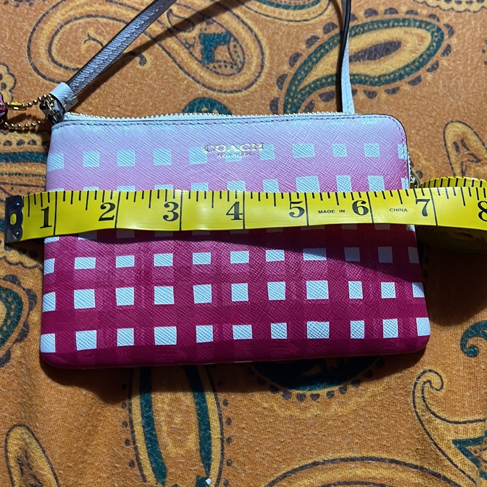 Used once Coach corner zip wallet wristlet - Picture 7 of 7